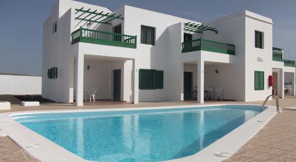 Alhambra Apartamentos Tias Bagian luar foto